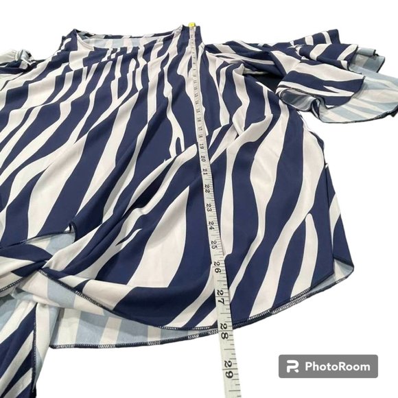 Relaxed Flowy Breezy Front Tie Cold Shoulder Summer Top - Picture 6 of 16